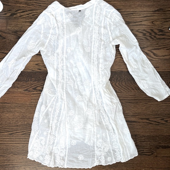 Soft Surroundings White Embroidered Blouse - Picture 4 of 5